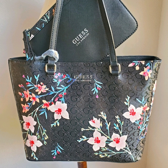 SOLD Guess Black Floral Tote Bag and Wristlet S… - Picture 2 of 6